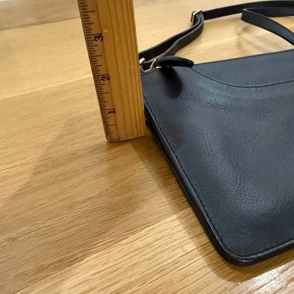 Radley London Crossbody Black Leather Pockets Zip top Bag great organization - Picture 13 of 14